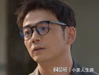 《麓山之歌》太好看了,雖然感情線有點狗血,但編劇的處理很高明