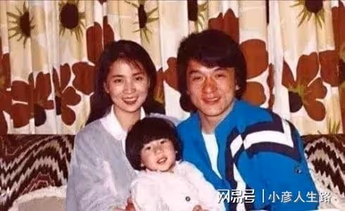 成龍再爆有私生子房祖軒,孩子媽是鄧麗君,網友分析是假新聞