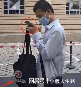 網友在北大偶遇韋東奕,全身上下沒有任何名牌,專心致志研究數學