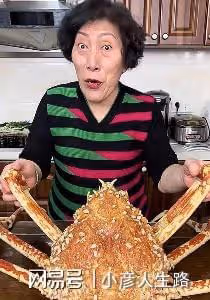 喬任梁父母上墳悼念兒子,陳喬恩帶老公現身,大家開心熱聊