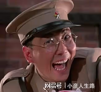 63歲知名港星定居遼寧!穿60元國牌T恤,拿內地身份證感動哭