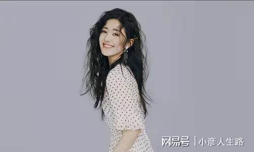 八卦爆料:「吳露可逃」是假的,趙露思男友是頂流,顏值高合作過