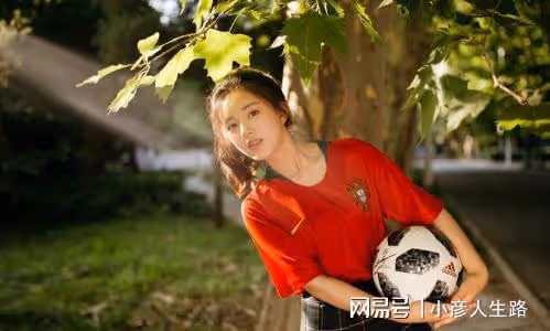 八卦爆料:「吳露可逃」是假的,趙露思男友是頂流,顏值高合作過