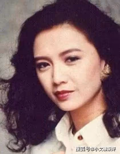 曾是梁朝偉心中的白月光,劉嘉玲的心中刺,56歲的她依舊高傲單身