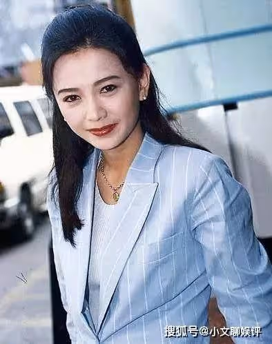曾是梁朝偉心中的白月光,劉嘉玲的心中刺,56歲的她依舊高傲單身