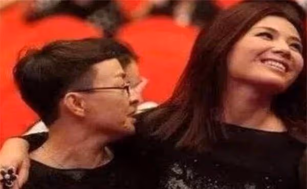 原來幫助劉濤還清5億的貴人是她,娛樂圈「大佬」,如今風采依舊
