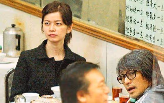 跟周星馳戀愛13年無果,分手9年官司打7年,今仍表示絕不放過他