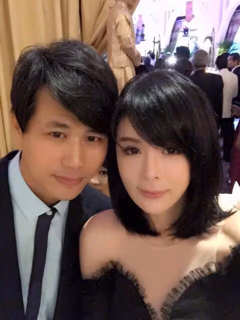夫妻認識20多年!陳國華昔日「只穿圍裙下廚」甜蜜寵老婆 親兒爆料「現在都沒熱情」:媽媽晚上裝睡