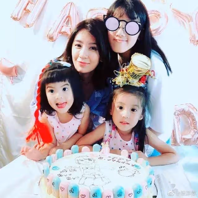 離婚12年了!賈靜雯談前夫「再見面頭髮都白了」:從沒想像過 坦言內心話「錯誤遇到彼此」被讚翻了