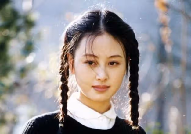 模特出身做演員!15年前「憑一劇成名」紅極一時 如今隱退演藝圈「皈依佛門」被遺忘