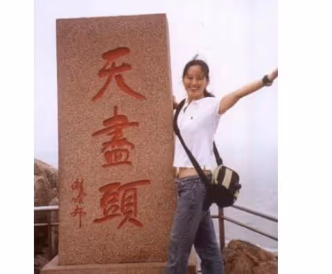 模特出身做演員!15年前「憑一劇成名」紅極一時 如今隱退演藝圈「皈依佛門」被遺忘