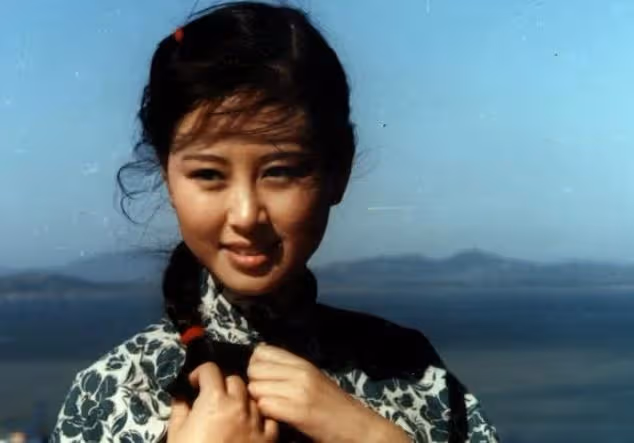模特出身做演員!15年前「憑一劇成名」紅極一時 如今隱退演藝圈「皈依佛門」被遺忘