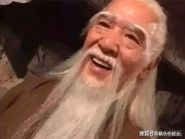 出道45年,74歲靠一個龍套紅遍大江南北,女兒金像獎、兒子奧斯卡