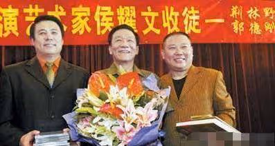 14年前,還記得趙本山身邊的龍套演員嗎?如今已是相聲界領軍人物