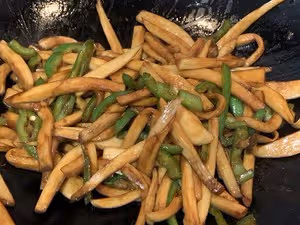 費米飯的蚝油青椒炒杏鮑菇