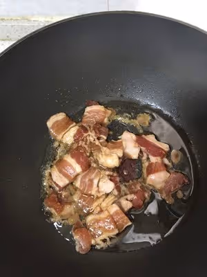 簡單美味的蘑菇炒肉