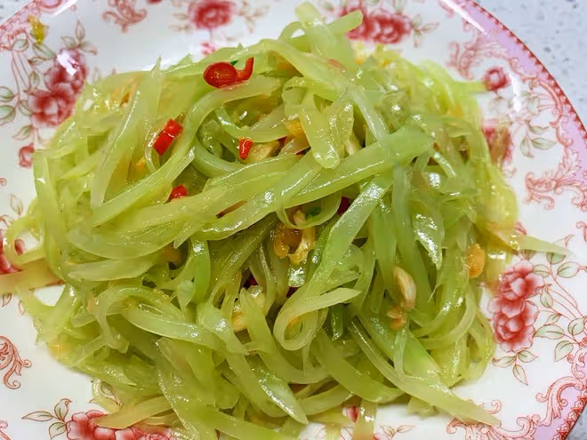涼拌爽口萵筍絲