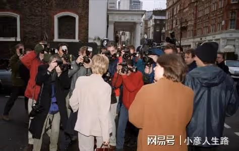 女王最懂事的兒媳：和丈夫恩愛23年，兒女雙全，比黛安娜運氣好