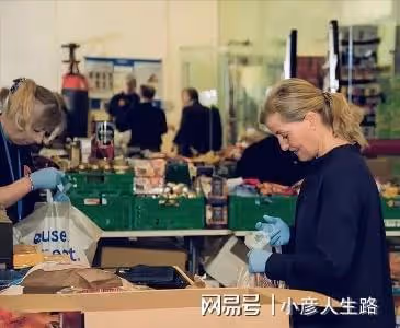 女王最懂事的兒媳：和丈夫恩愛23年，兒女雙全，比黛安娜運氣好
