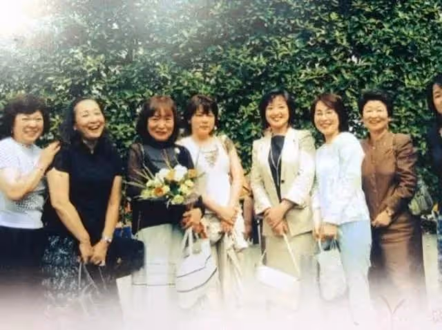 花之三人娘——花落誰家