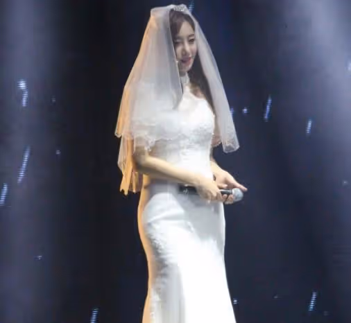 咸恩靜曬出「鯨魚夫婦」自拍,評論區很懷念,全是意難平