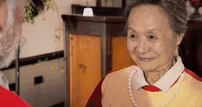 吳彥姝:72歲才進圈,現今成「最美奶奶」,用演技打出「王炸」