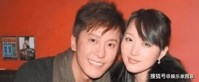 毛寧隱藏多年的老婆,原來是大家熟悉的她,難怪事業會如此成功