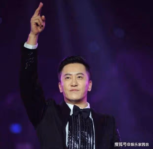 毛寧隱藏多年的老婆,原來是大家熟悉的她,難怪事業會如此成功