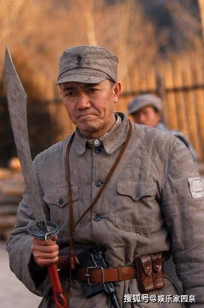 他曾是「李雲龍」第一人選，因嫌片酬低而拒演，最終成就了李幼斌