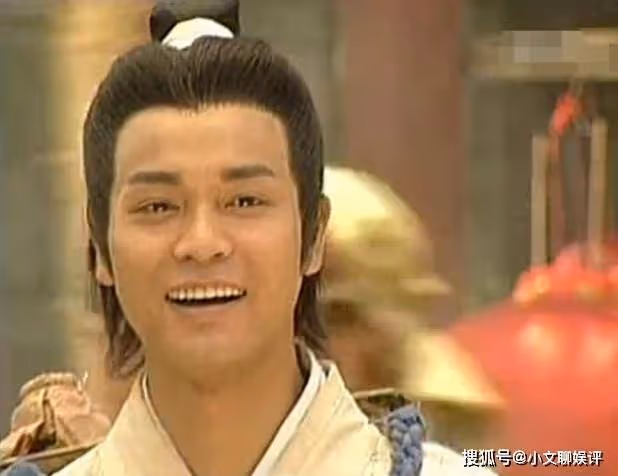 靠「裝傻」獲視帝,被稱為張國榮接班人,妻子是西遊記中的紅孩兒
