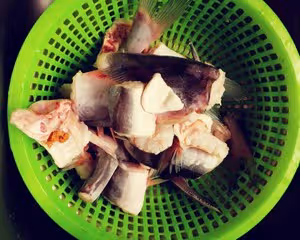 蒜香焗鮰魚，上桌秒搶完