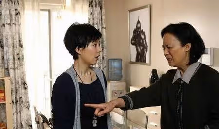 小叔子兒子過12歲生日，婆婆讓我給1600紅包，我說句話一桌人愣了