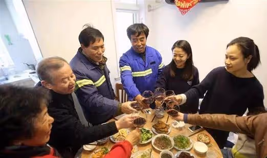 小叔子兒子過12歲生日，婆婆讓我給1600紅包，我說句話一桌人愣了