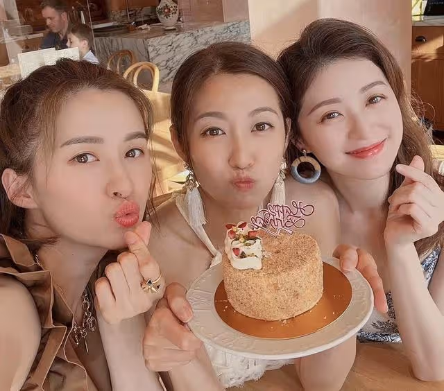 香港知名女星否認拜金！曬照秀豐滿身材，為丈夫生子穩固豪門地位