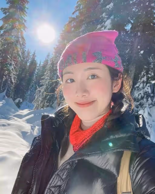 絕美學生造型 29歲華姐冠軍返回加拿大名校讀書