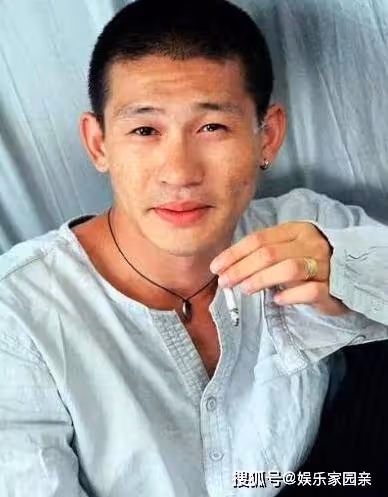 演了23年反派,最窮只剩4毛錢還拒拍爛片,如今靠男六號名氣大火