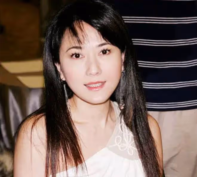 37歲女星為兒子辦奢華周歲宴！61歲富豪老公老來得子，笑容很燦爛