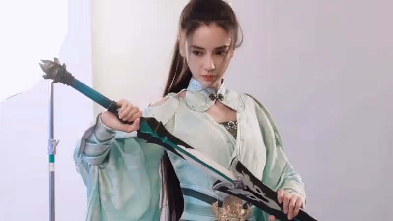 Angelababy傳花3500請男模「陪玩」　網民：她還需花錢找男人？