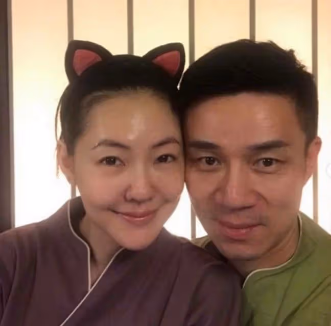 小S愚人節哭訴被拍下「不雅照」　S媽得知真相氣到摔電話
