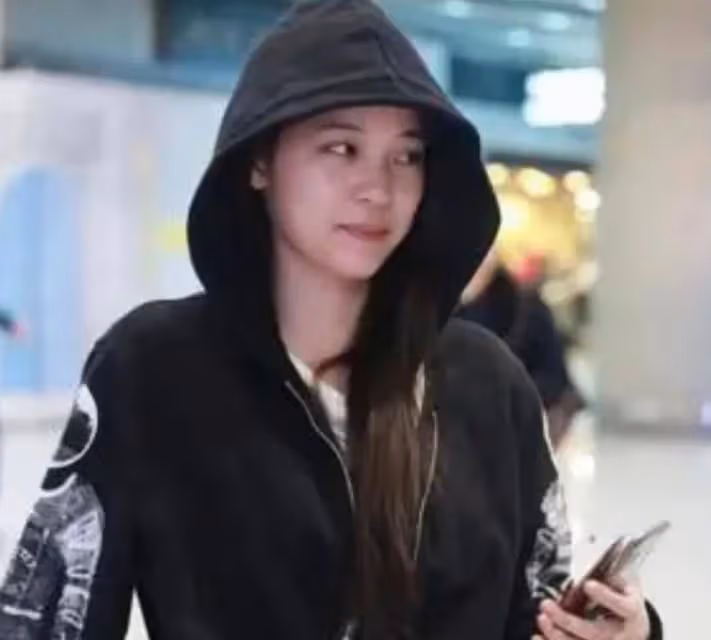 女明星素顏比賽,看誰的妝容更耐打?