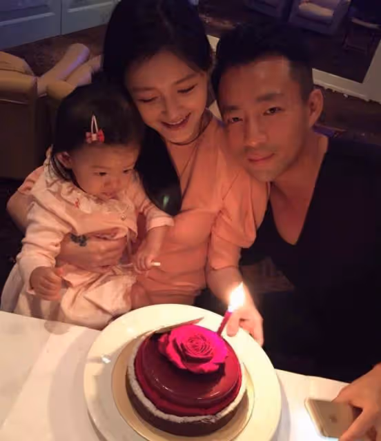 台灣省發生地震後,汪小菲母親張蘭和孫女視頻,稱新房子能抗十級