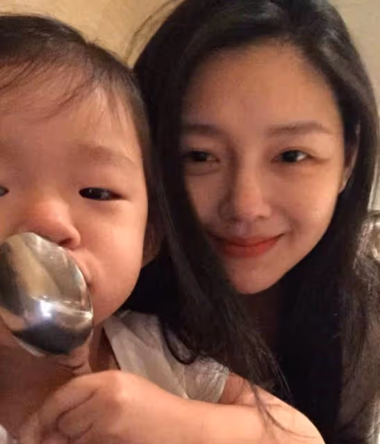 台灣省發生地震後,汪小菲母親張蘭和孫女視頻,稱新房子能抗十級