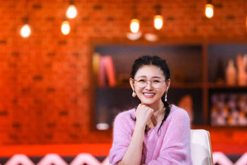 台灣省發生地震後,汪小菲母親張蘭和孫女視頻,稱新房子能抗十級