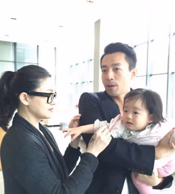 台灣省發生地震後,汪小菲母親張蘭和孫女視頻,稱新房子能抗十級