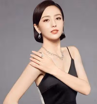 佟麗婭和陳思誠離婚兩年了,她還是他的女人嗎?