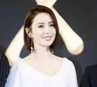 佟麗婭和陳思誠離婚兩年了,她還是他的女人嗎?