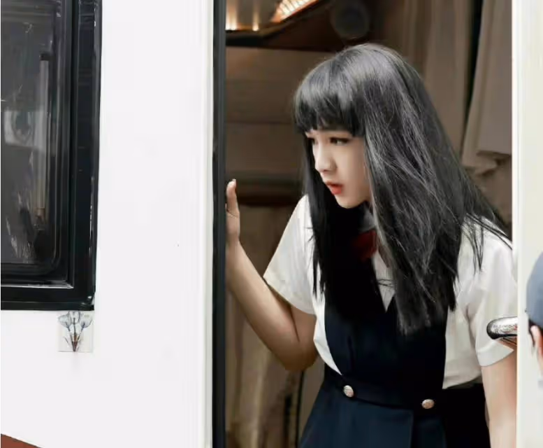 《你安全嗎》雖然美女很多,但最驚艷的還是容子姍女扮男裝