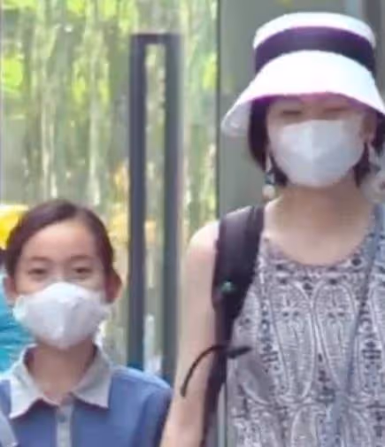 周杰倫昆凌4歲兒子正臉曝光,咋跟姐姐顏值差別那麼大?