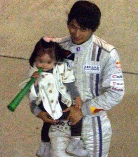 周杰倫昆凌4歲兒子正臉曝光,咋跟姐姐顏值差別那麼大?
