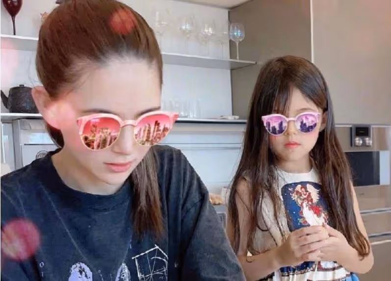 周杰倫昆凌4歲兒子正臉曝光，咋跟姐姐顏值差別那麼大？